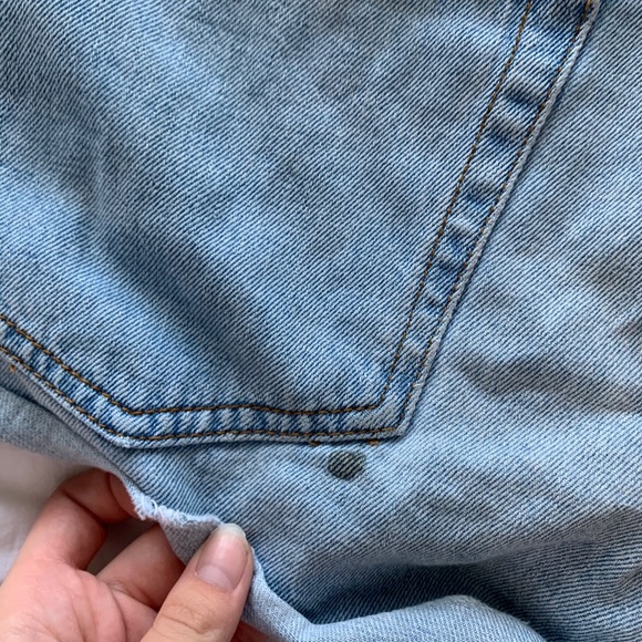LIGHT WASH BLUE NON RIPPED DENIM SHORTS - Picture 4 of 4